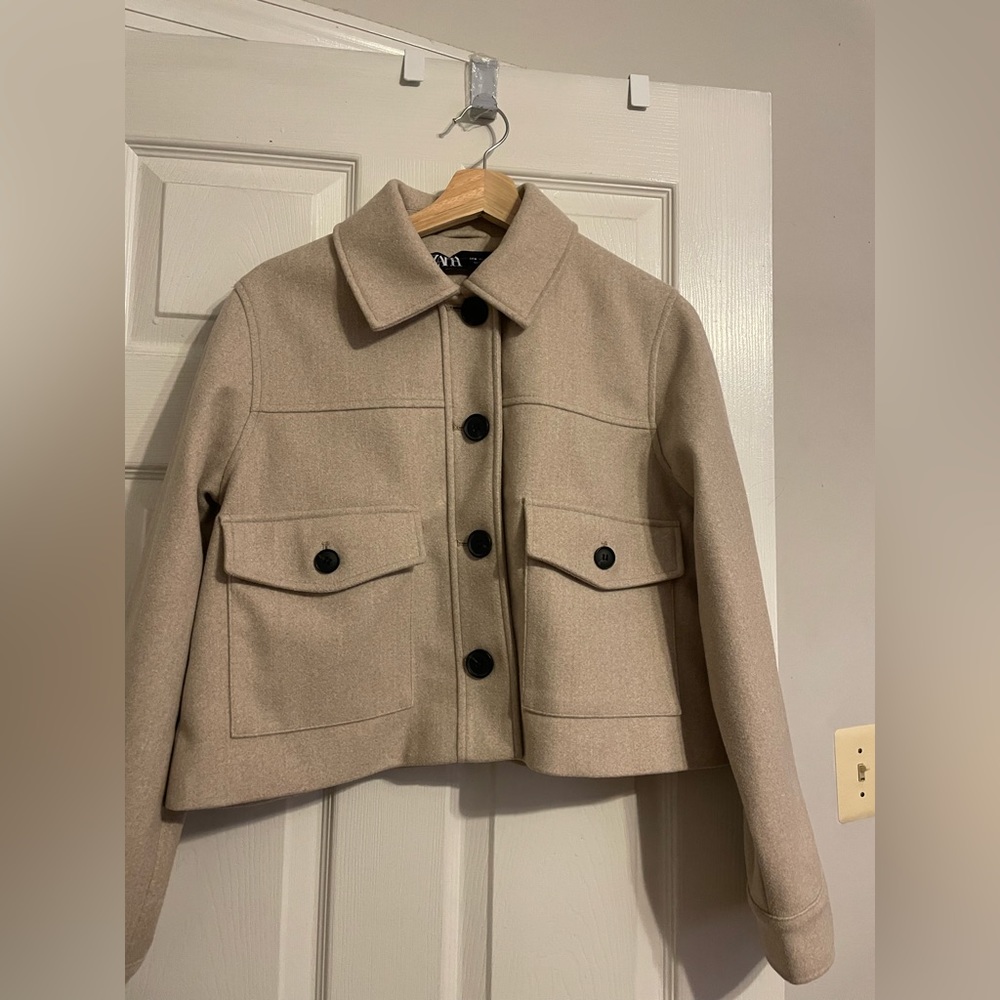 Zara cropped jacket overshirt in beige